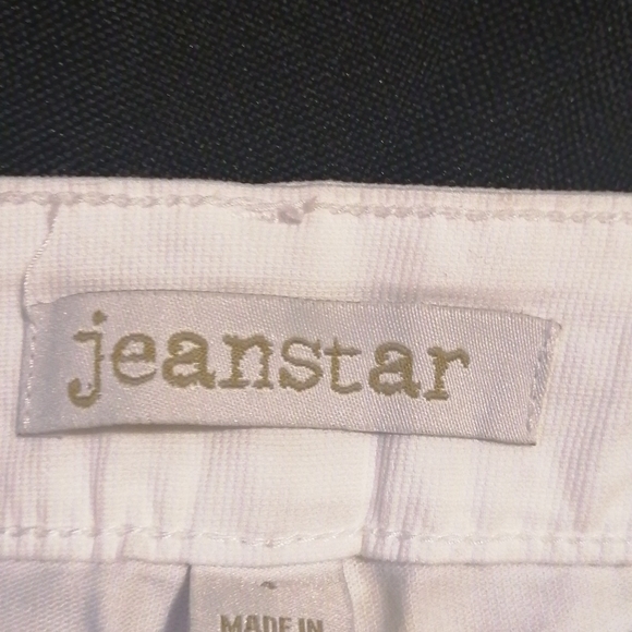 NWOT, jeanstar ladies white capris, size..4 - Picture 7 of 10